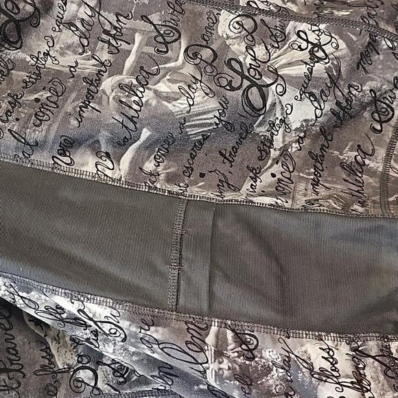 201. Lululemon Manifesto Grey Tank Top - Picture 5 of 6